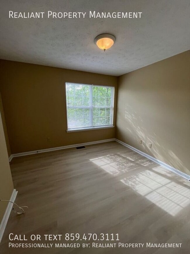Building Photo - 155 Garnet Dr