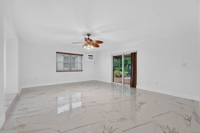 Building Photo - 3147 SW 24th St