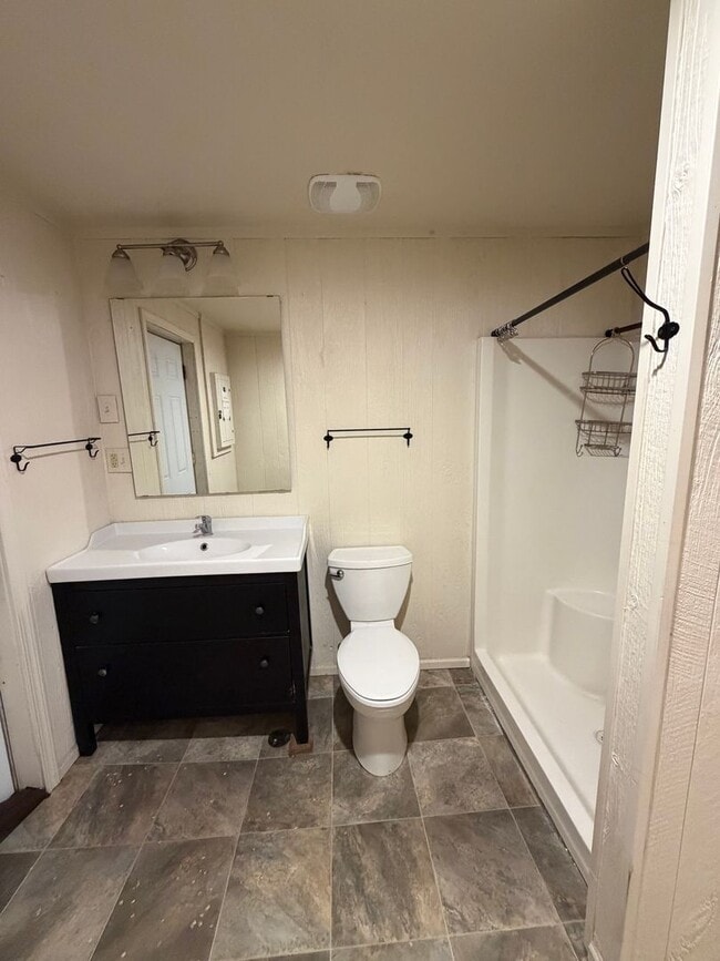 Building Photo - The Perfect House for Roommates, 6bdrms, 3.5 baths, 1.5 miles from Oregon Tech and Sky Lakes Medi...