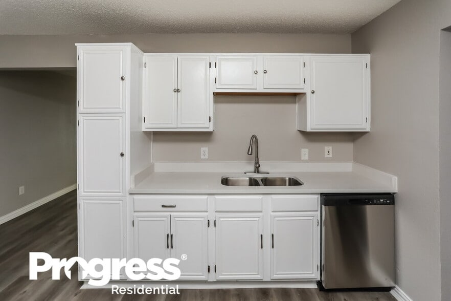 Building Photo - 556 Blue Haze Dr