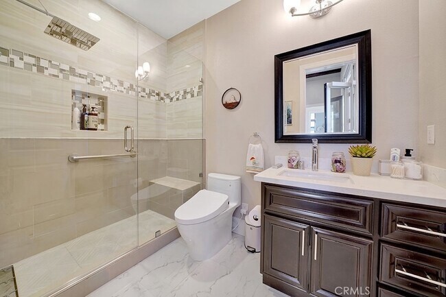 Building Photo - 75 Marbella