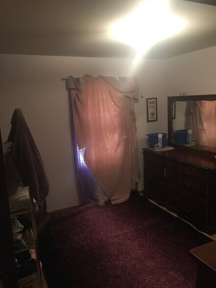 Bedroom 3 - 4748 S 124th St