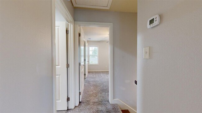 Building Photo - 102 Richards St