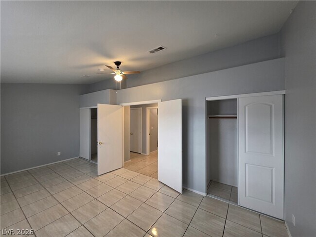 Building Photo - 5843 Berry Hill Ln