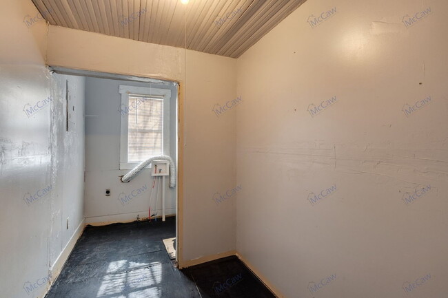 Building Photo - 1209 Gladiolus St