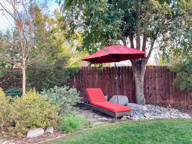 Building Photo - 5265 Loleta Ave