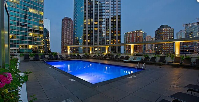 Building Photo - 343 E Ohio St