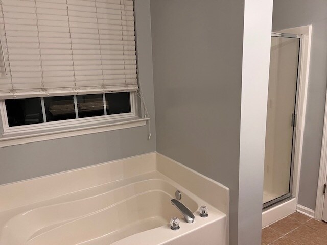 Primary Bathroom Soaking Tub & Shower - 3572 Devon Chase Rd