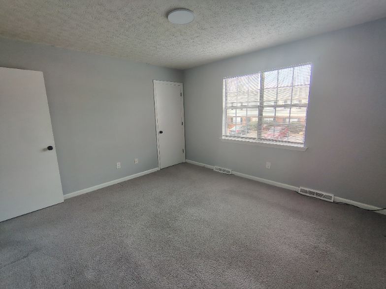 Building Photo - 16 Duiguid Dr