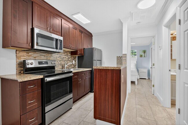 Building Photo - 3207 Marine Dr