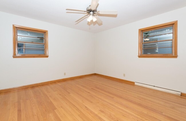 Building Photo - 2333 Hoard St