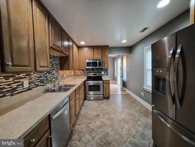 Building Photo - 17268 Larimer St