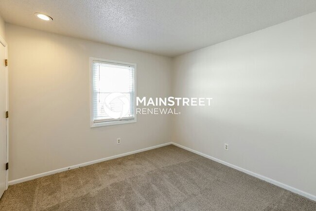 Building Photo - 3 Bedroom Pet-Friendly Home in KANSAS CITY, MO with Main Street Renewal