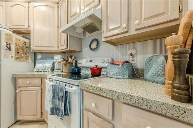 Building Photo - 322 Pebble Trail