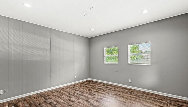 Building Photo - 841 Birch Ave