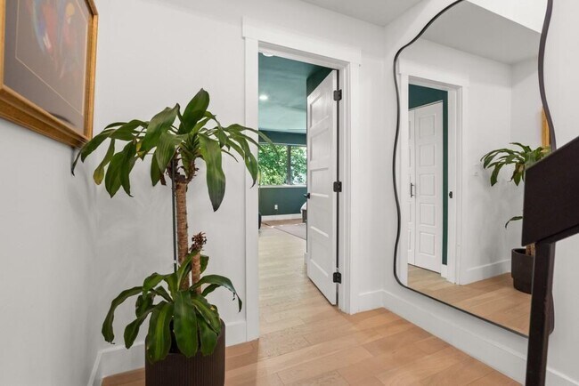 Building Photo - 3 Gilbert Trail NE