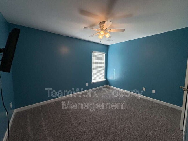 Building Photo - 102 Maywood Drive