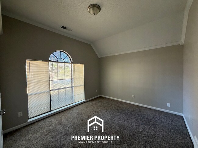 Building Photo - 6351 Oak Walk Ln