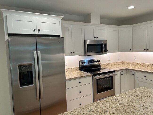 Building Photo - East AVL - 2022 Craftsman Custom Build