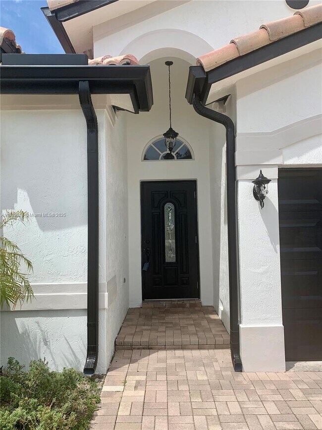 Building Photo - 15435 SW 24th Terrace