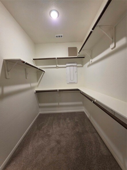 Building Photo - 1417 Sundown Gln Ln