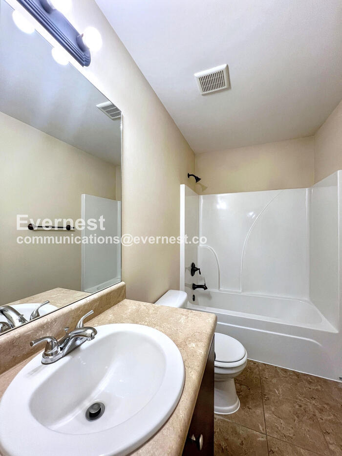 Building Photo - 6057 Abigail Bluffs Dr