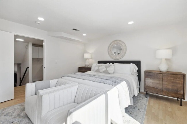 Building Photo - "Chic 1-Bedroom San Jose Retreat with Luxu...