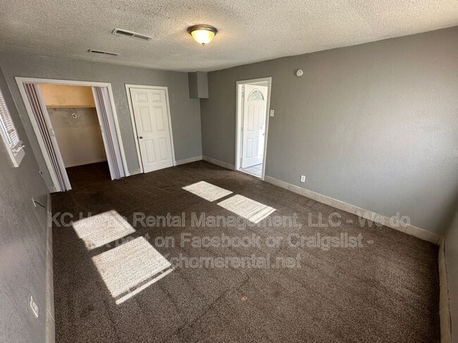 Building Photo - 8044 Wabash Ave