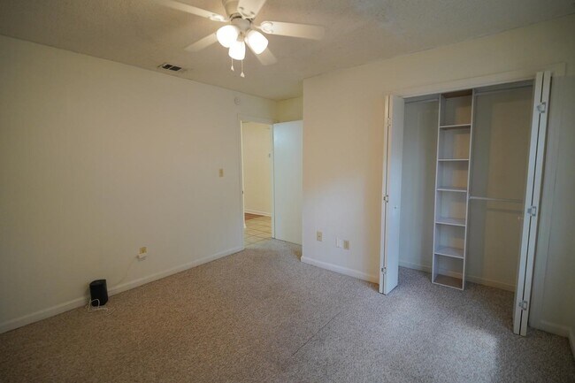 Building Photo - 828 Ashlyn Forest Dr