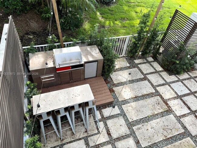 Building Photo - 6420 NW 109th Ave