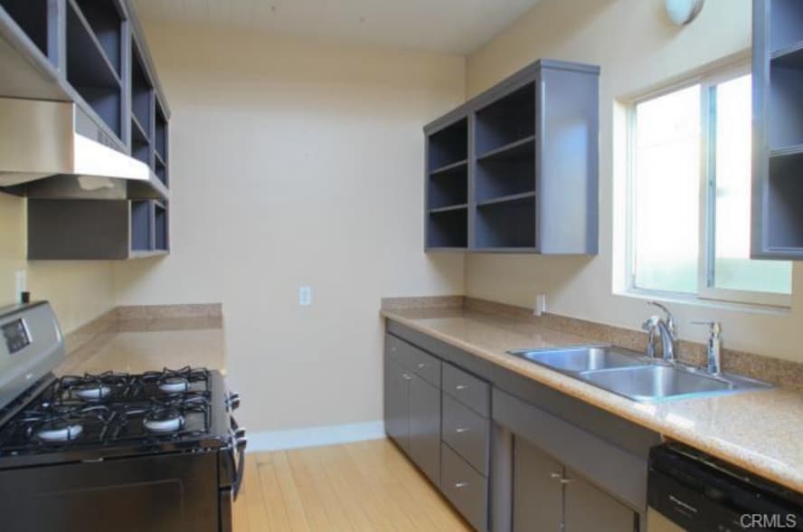 Kitchen - 2325 Kansas Ave