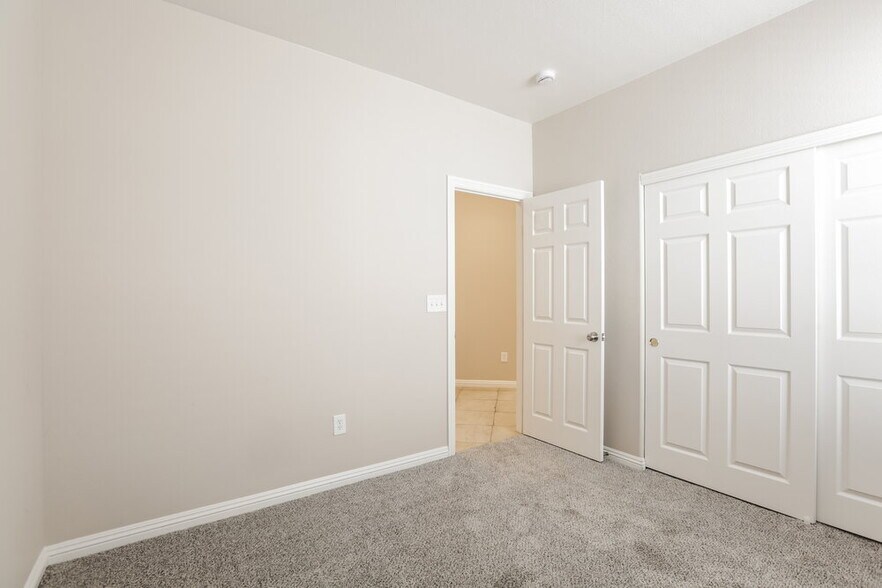 Building Photo - 10223 Villa ARCENO Ave