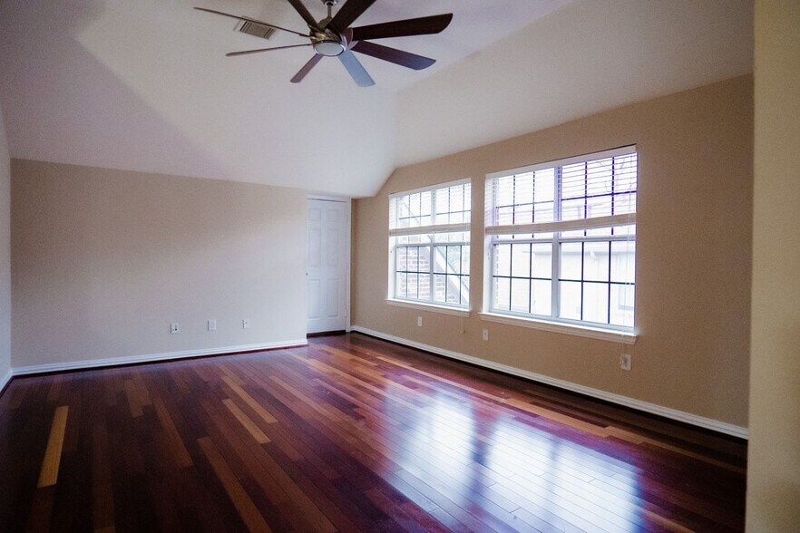 Building Photo - 3404 Wimbledon Dr