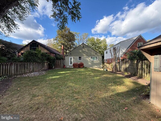 Building Photo - 4406 Rosedale Ave