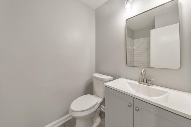 Building Photo - 8453 Alden Dr
