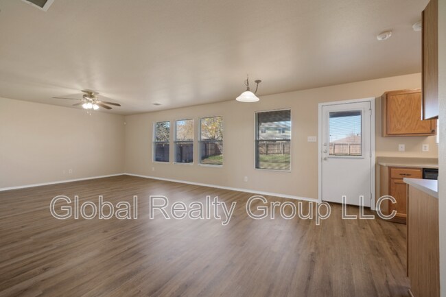 Building Photo - 144 Crest Bluff