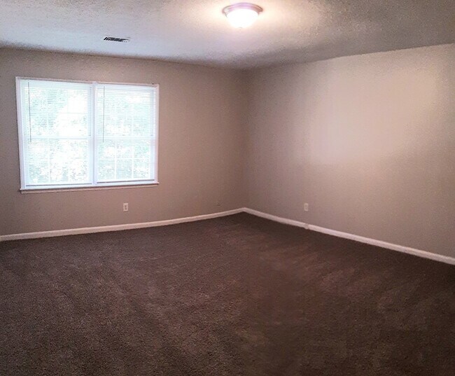 Building Photo - 3 Bed 2.5 Bath in Marietta!