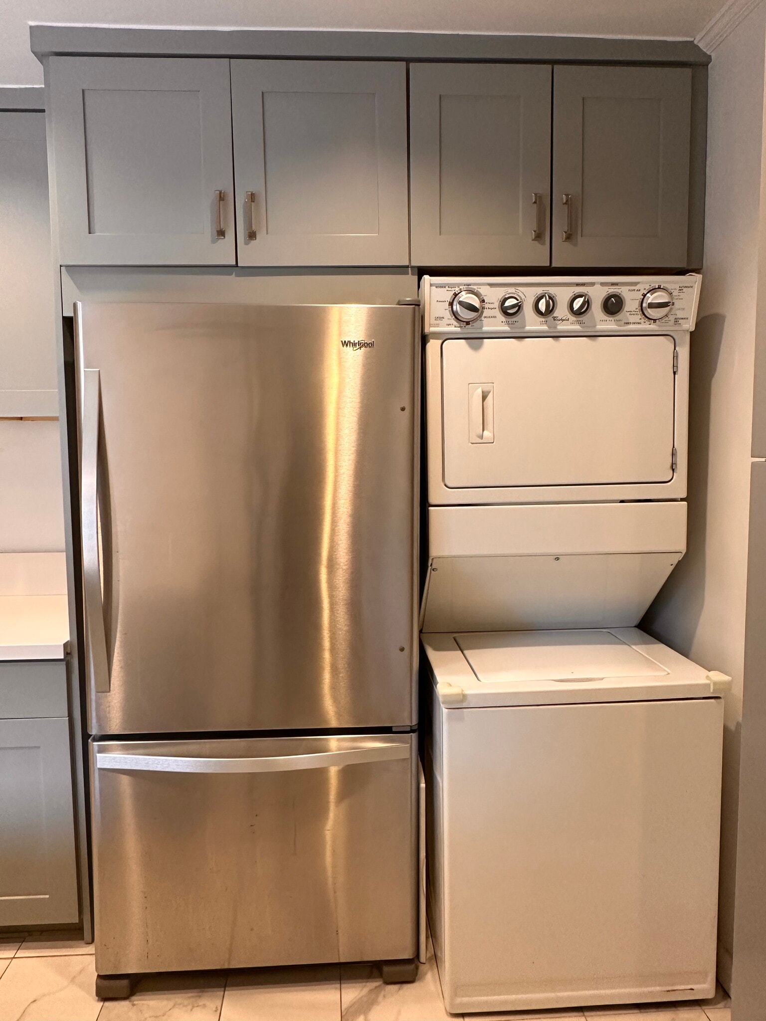 Building Photo - 1023 S Stanley Ave