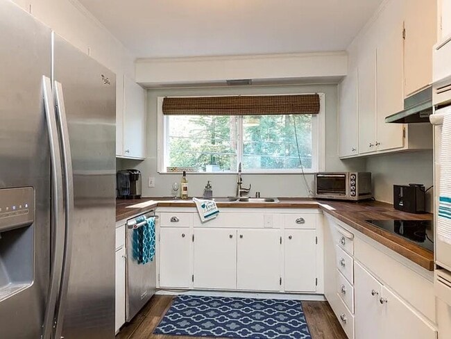 Building Photo - Family Friendly Home with Easy Commute Access in Scotts Valley!