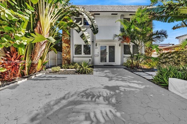 Building Photo - 348 Palm St