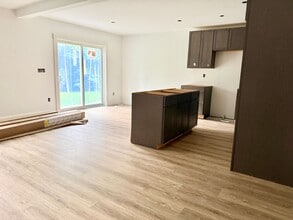 Building Photo - Brand New 3 Bedroom Townhouse for Rent