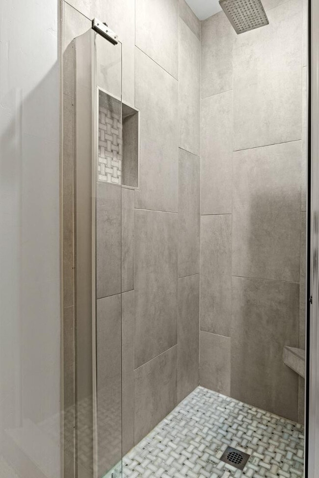 Building Photo - 14000 N 94th St