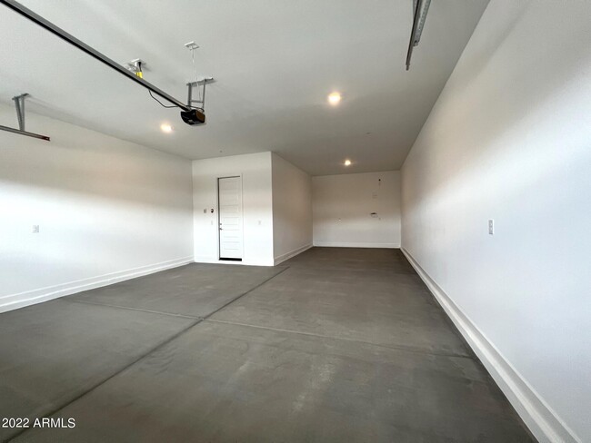 Building Photo - 12509 W Via Caballo Blanco