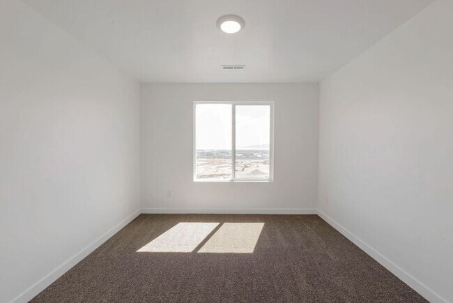 Building Photo - INVERNESS - BRAND NEW LUXURY ROW END THOUSE W 2 CAR GARAGE