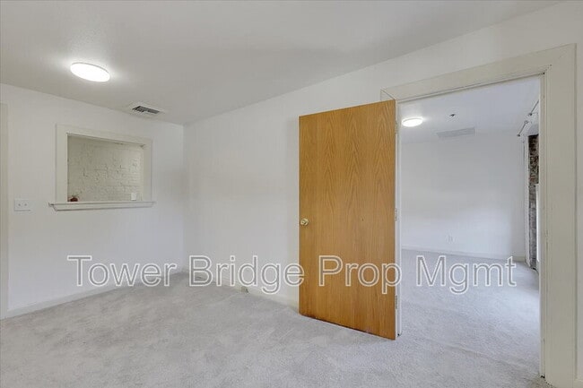 Building Photo - 122 I St