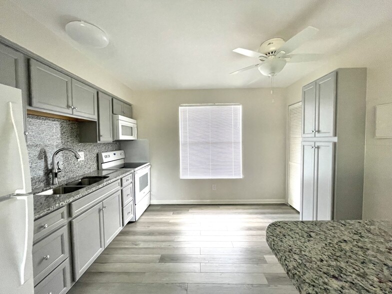 Building Photo - 13413 Pine Needle Ln