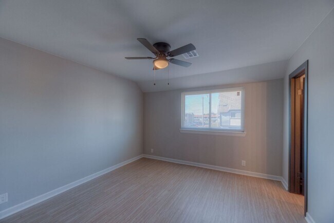 Building Photo - Windsor Village Townhomes