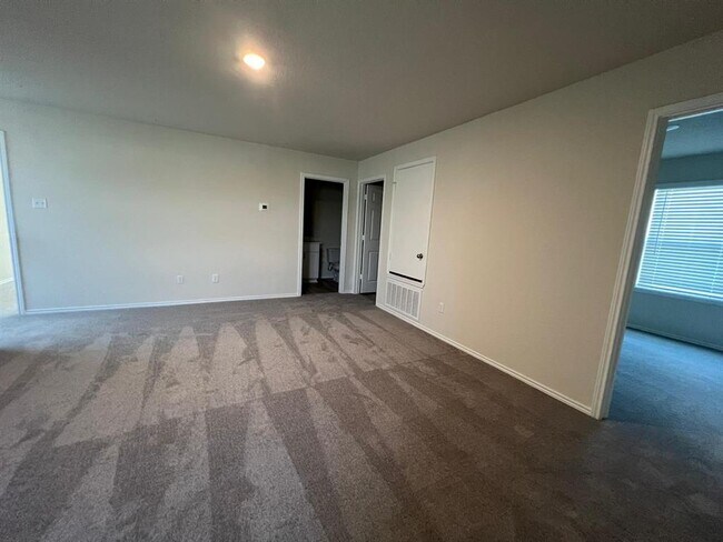Building Photo - 40 Pacific Loon St