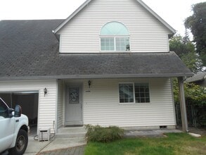 Building Photo - Spacious 3 Bedroom Duplex in Washougal