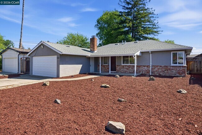 Building Photo - 1930 Sunshine Dr